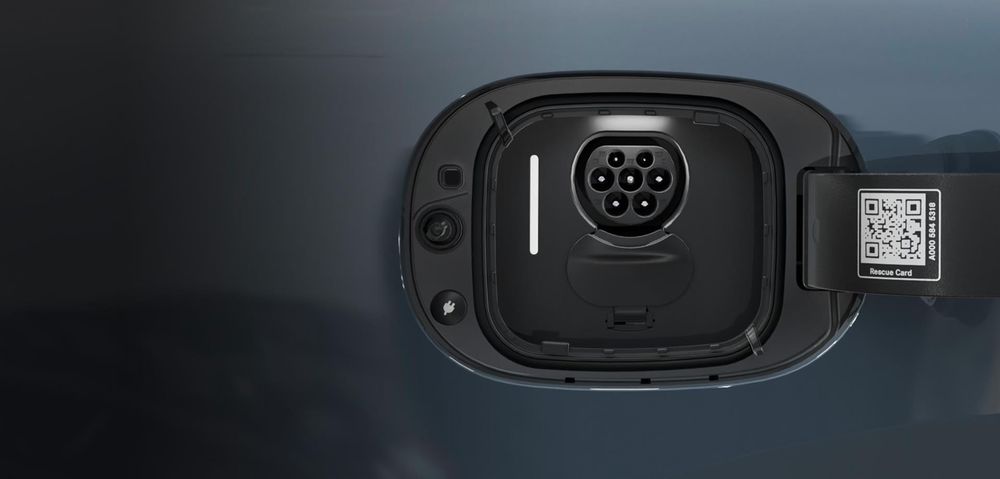 일렉트릭 GLC 충전 포트