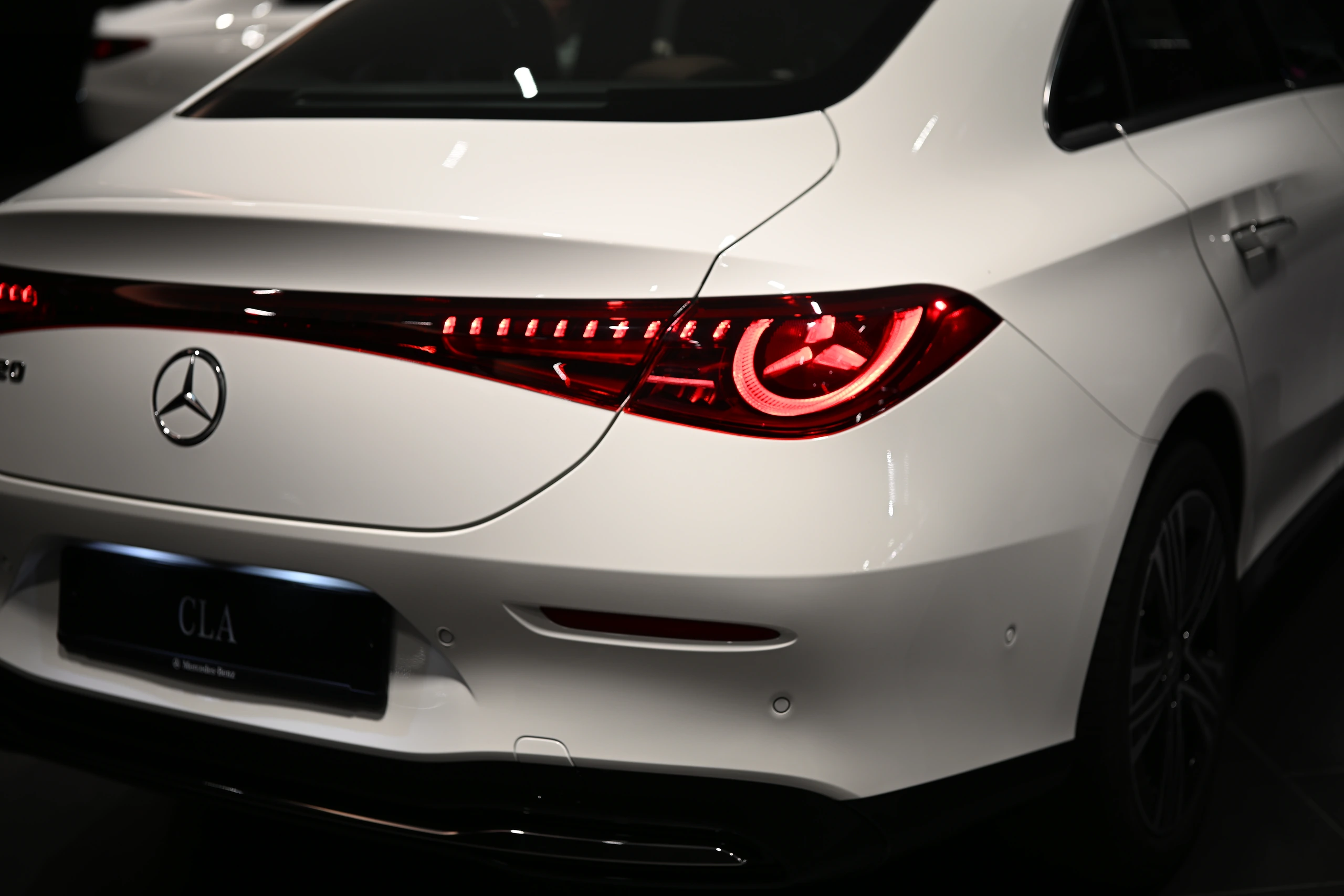 CLA 220 삼각별 테일램프